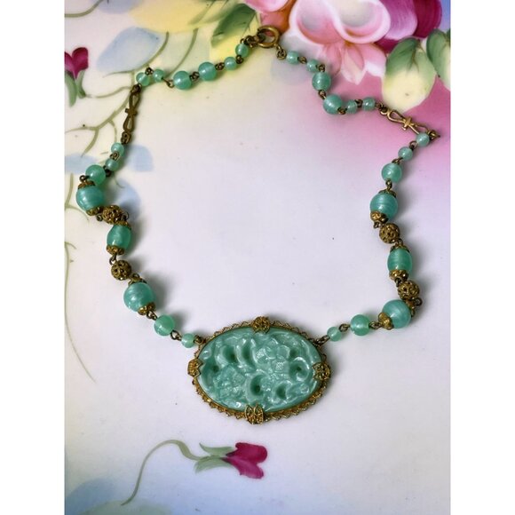 Vintage 1930s Green Molded Peking Glass Beaded Pendant Uranium Beads - Picture 16 of 16